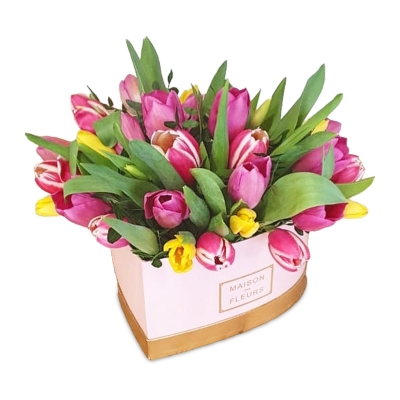 Тюльпаны в коробке в форме сердца