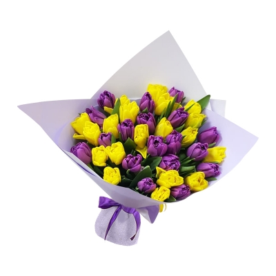 Букет желтых и фиолетовых тюльпанов — Цветы SFlower – доставка цветочных букетов в Хабаровске. У нас цветы можно купить или заказать с доставкой круглосуточно — 