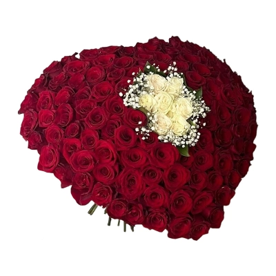 Букет в виде сердца из роз  — Цветы SFlower – доставка цветочных букетов в Хабаровске. У нас цветы можно купить или заказать с доставкой круглосуточно — 