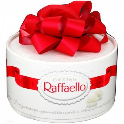 Конфеты Raffaelo в коробочке — Цветы SFlower – доставка цветочных букетов в Хабаровске. У нас цветы можно купить или заказать с доставкой круглосуточно — 
