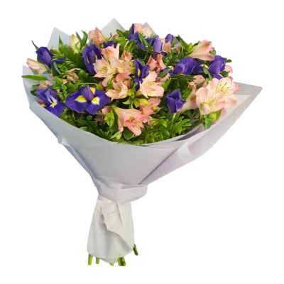 Букет из ирисов и альстромерий — Цветы SFlower – доставка цветочных букетов в Хабаровске. У нас цветы можно купить или заказать с доставкой круглосуточно — 